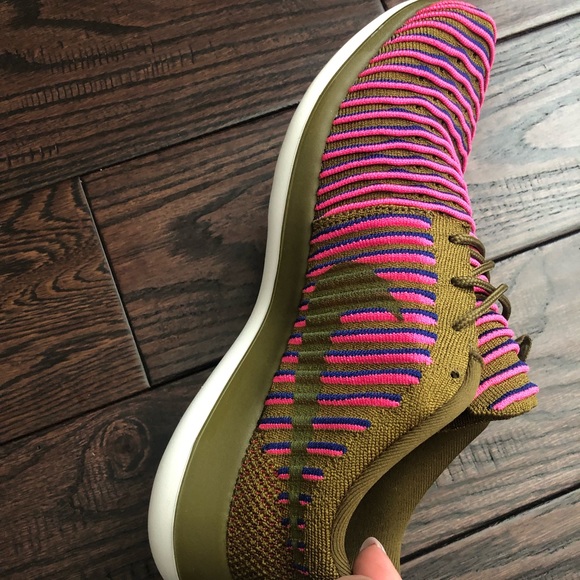 NIKE FLYKNIT ROSHE TWO - Picture 3 of 9